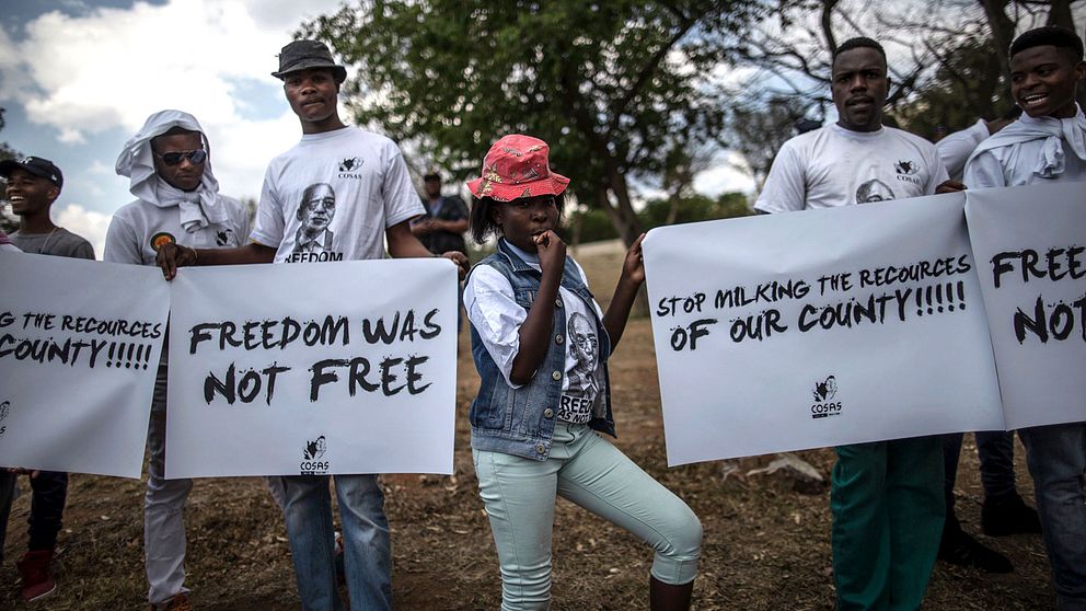 Sydafrikanska studenter protesterar mot studieavgifter