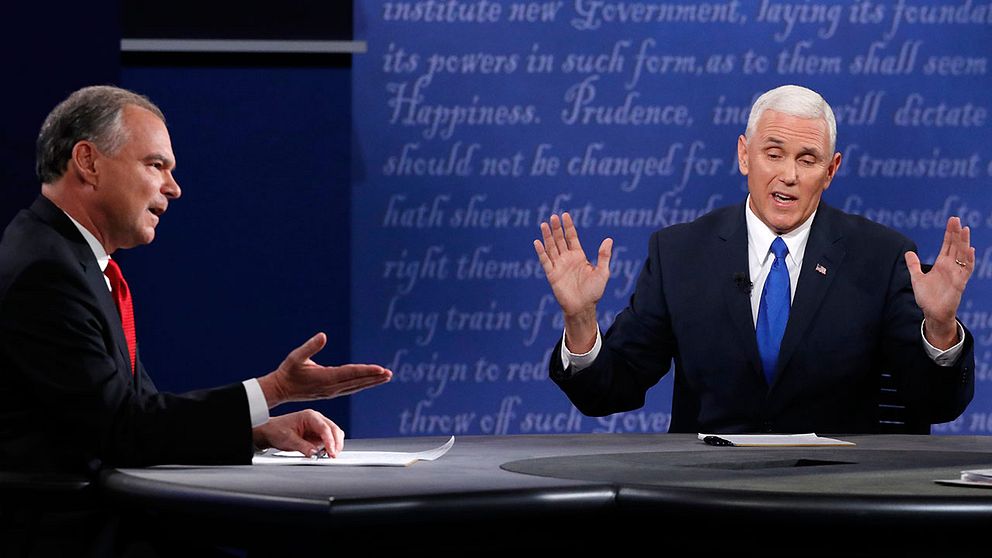 Vicepresidentkandidaterna i het debatt i natt. Från vänster i bild Tim Kaine (Dem) och Mike Pence (Rep).
