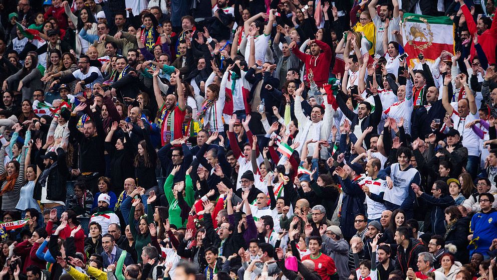 Supportrar i herrmötet mellan Sverige-Iran i fjol.