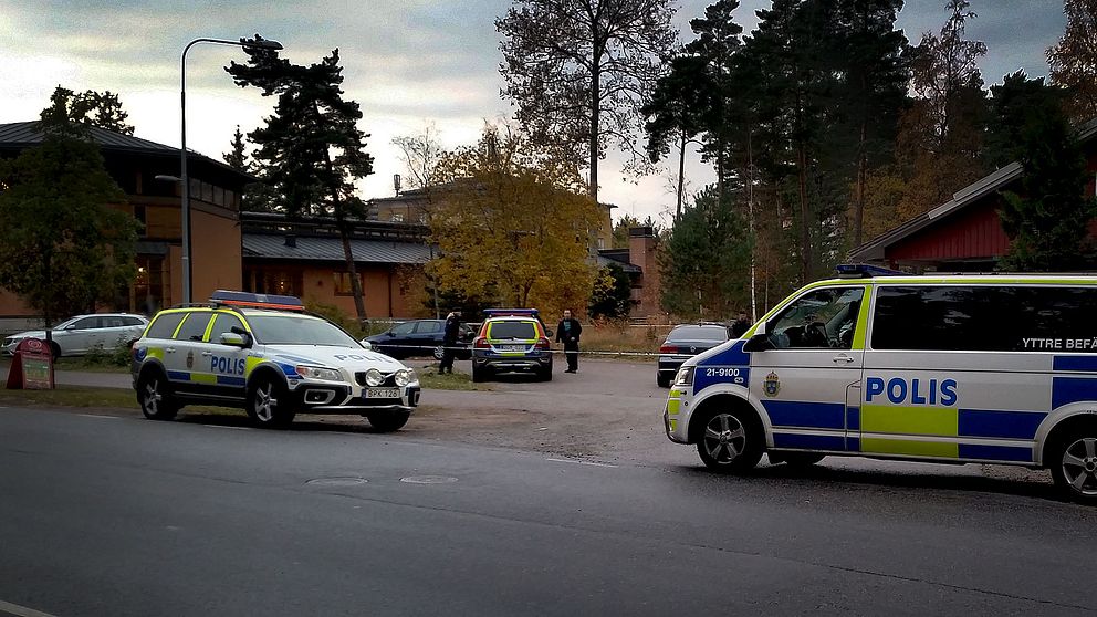 Vittnet tvekade att prata med polisen om sina iakttagelser vid skottlossningen i Stenhagen.