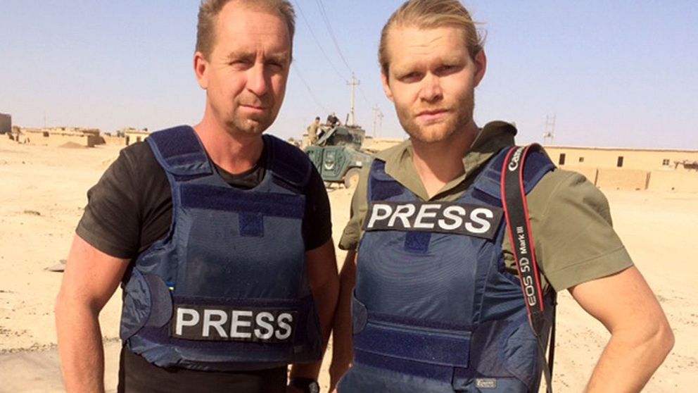SVT:s Stefan Åsberg och Niclas Berglund i Mosul.