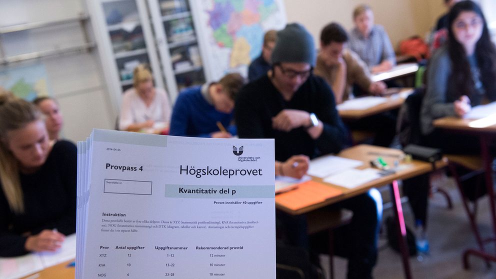 Från och med lördagens högskoleprov är det straffbart att fuska på provet. Arkivbild.