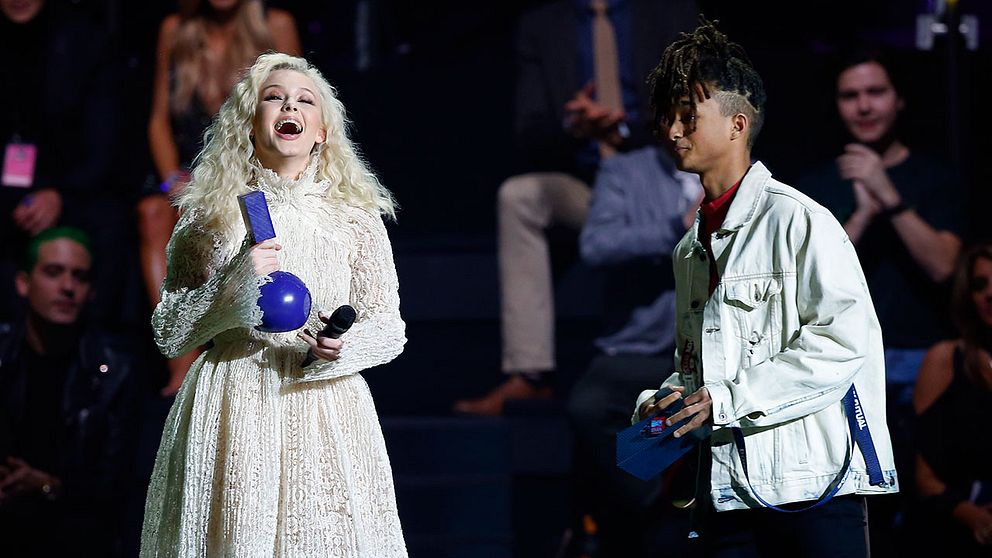 Zara Larsson på EMA-galan.