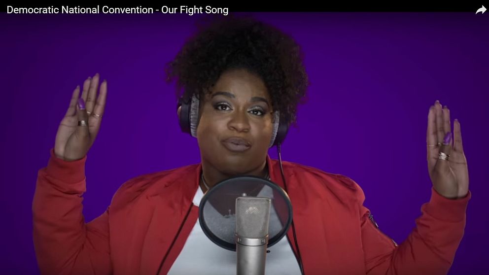 Kända amerikaner spelade in demokraternas ”national convention” – en version av artistens Rachel Plattens ”Fight song”.