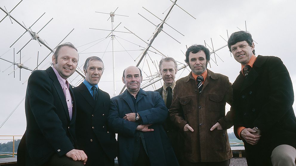 Meteorologer på SMHI i Norrköping som jobbade för SVT 1975. Från vänster John Pohlman, Gösta Salomonsson, Karl-Einar Karlsson, Curry Melin, Rune Joelsson och Stig Ahlgren.