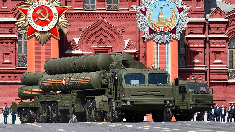 Luftförsvarssystemet S-400 visas upp på en parad i Moskva förra året.