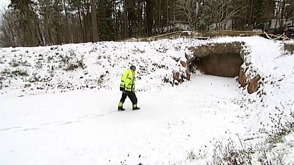 Det ändrade försvarsläget gör att myndigheter vill att kommunerna behåller sina bergrum.