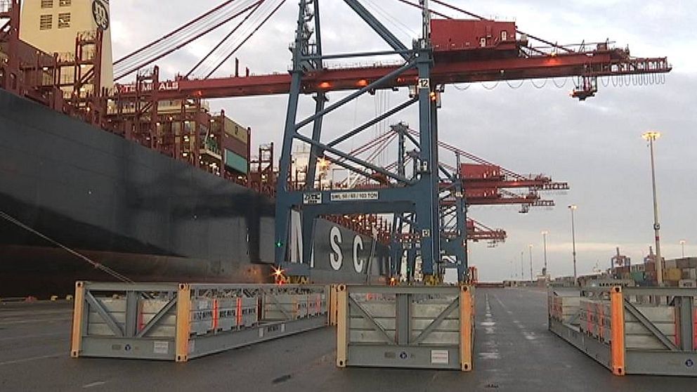containerfartyg vid kaj i Göteborgs hamn
