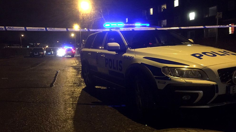 Skottlossning vid Vårväderstorget.