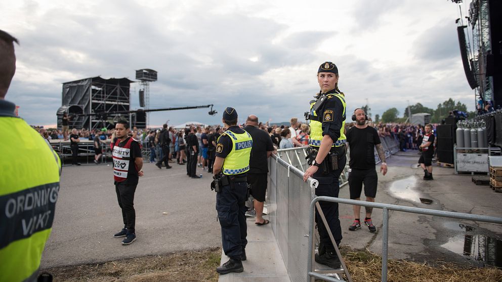 Poliser på Bråvallafestivalen