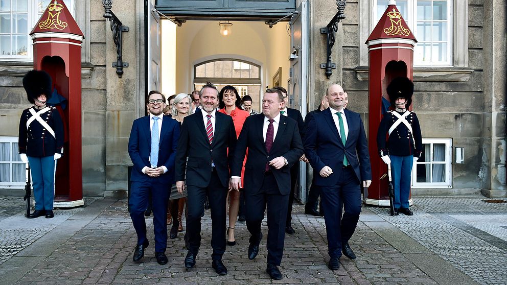 Den nya danska regeringen under ledning av statsminister Lars Løkke Rasmussen.