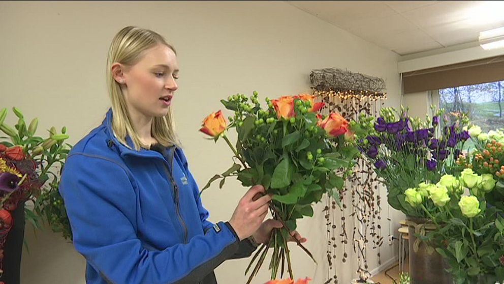 19-åriga Anna Kalsson från Norrköping tävlar i kategorin florist.