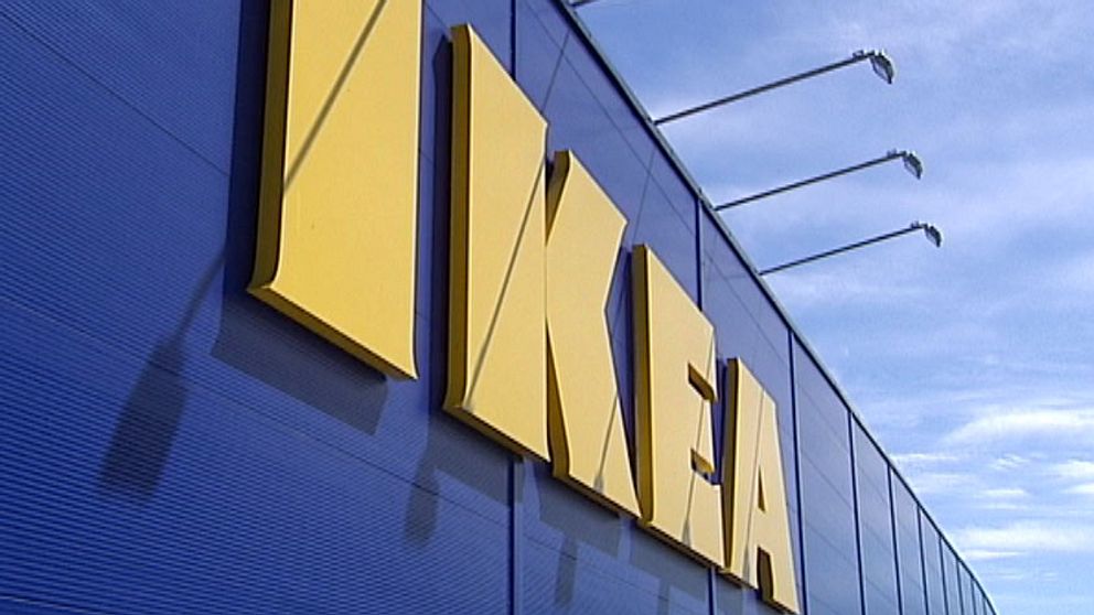 Strax före klockan tre, natt till lördag, bröt sig någon eller några in i IKEAs varuhus i Karlstad.