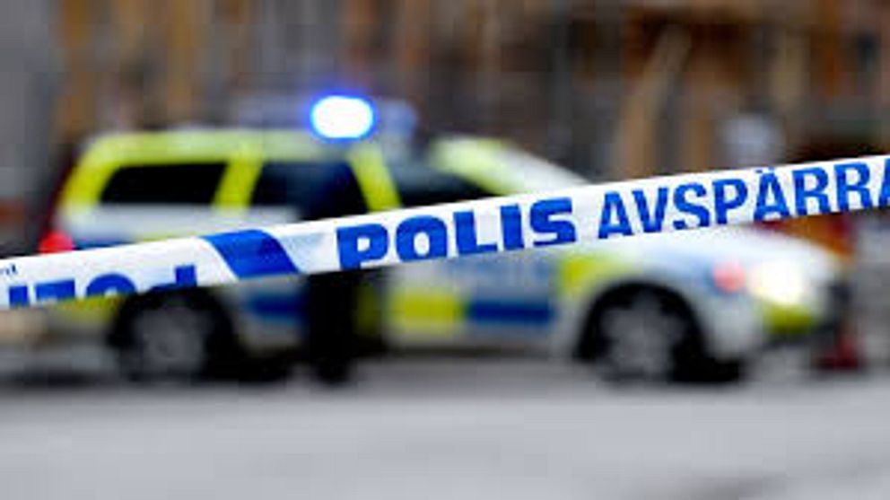 En kvinna i 30-årsåldern greps misstänkt för att ha knivskurit sin sambo i Filipstad under natten mot söndag.