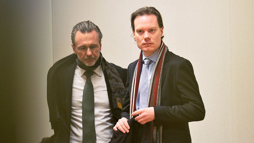Martin Kinnunen tillsammans med sin advokat Thomas Olsson.
