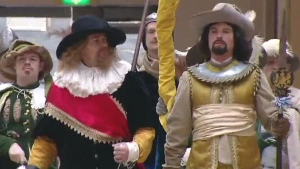 Flashmob som uppmärksammar att Rijksmuseum i Amsterdam öppnar igen efter 10 år. Foto via EBU (EVN).