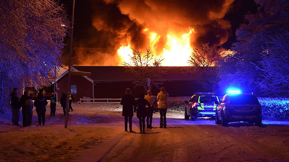 Brand i garagelänga Strängnäs