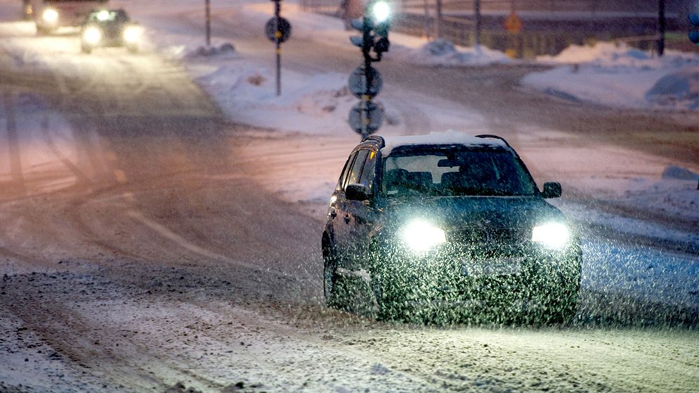 Risk att jultrafiken drabbas av halka, särskilt i Ångermanland där det väntas upp till en decimeter snö.