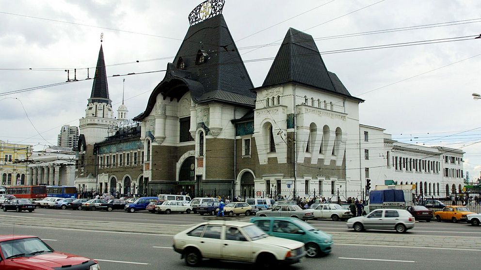 Jaroslavlstationen i Moskva är utrymd efter bombhot.