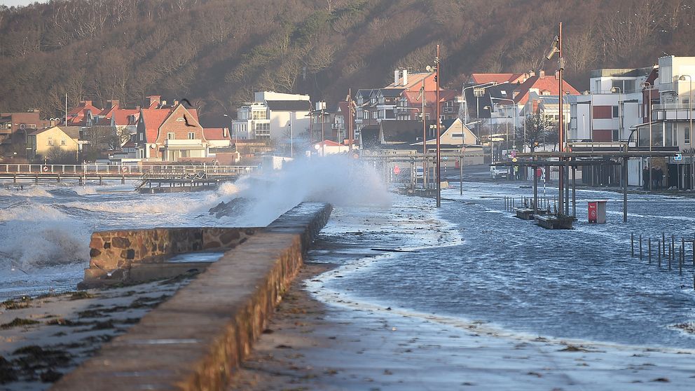 Översvämning på Strandvägen i Helsingborg efter stormen Urds framfart