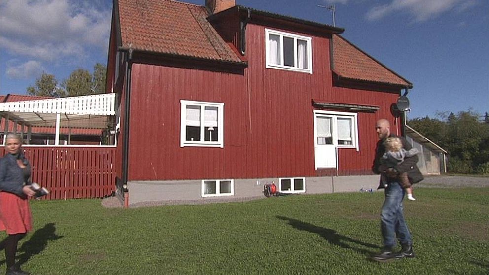 Den första besiktningen av huset i Uppsala fick köparna inte ta del av, hävdar de.