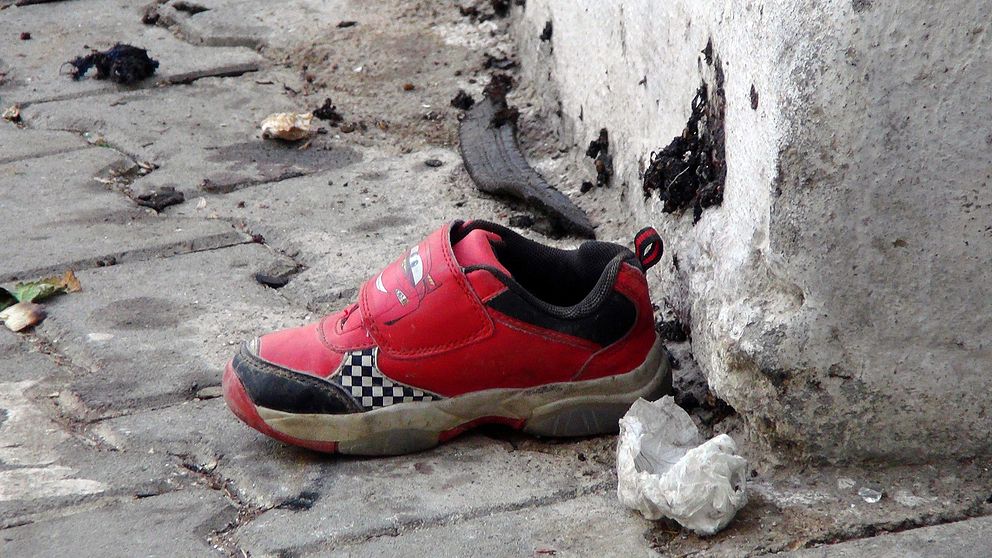 En sko på platsen där en bomb exploderade på ett bröllop i Gaziantep.