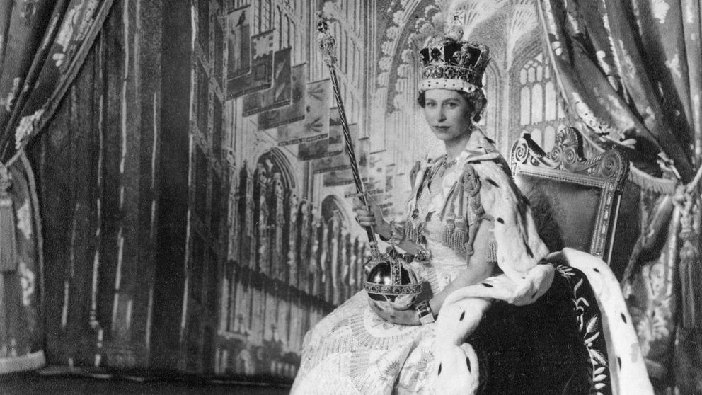 Elizabeth, precis krönt till drottning 1953.
