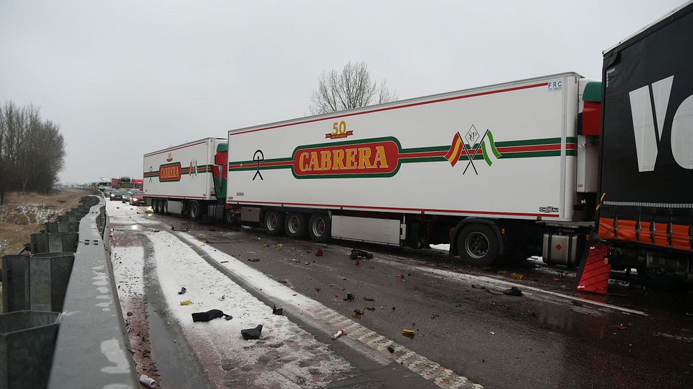 Stopp på E6 vid Helsingborg – efter lastbilsolycka
