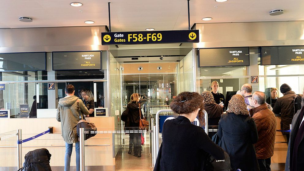 Passkontroll på Arlanda.