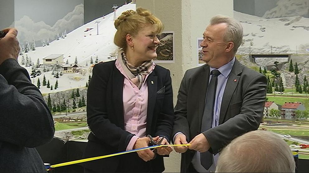 Landsbygdsministern inviger miniatyrmodell i Kungsör.