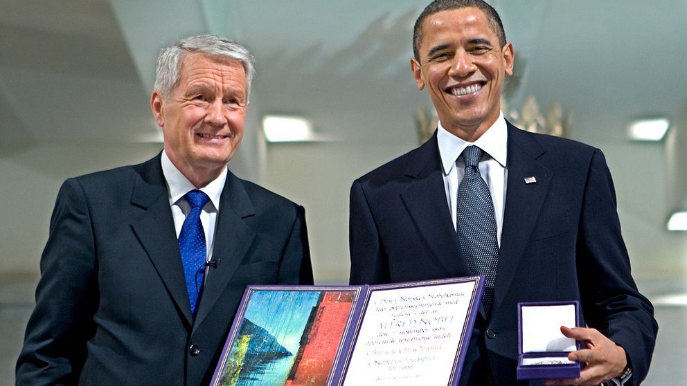 Barack Obama tillsammans med norska Nobelkommitténs ordförande Thorbjørn Jagland.