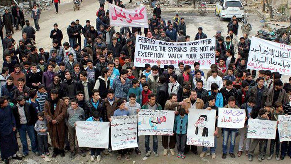 Civila protester i en by i Idlib-provinsen i norr