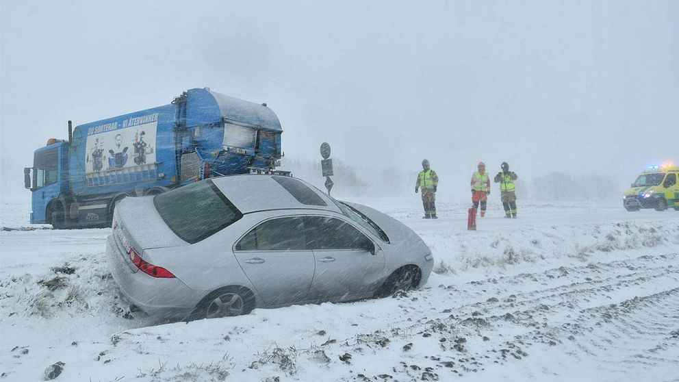 Olycka i snöovädret på väg 113 utanför Höör