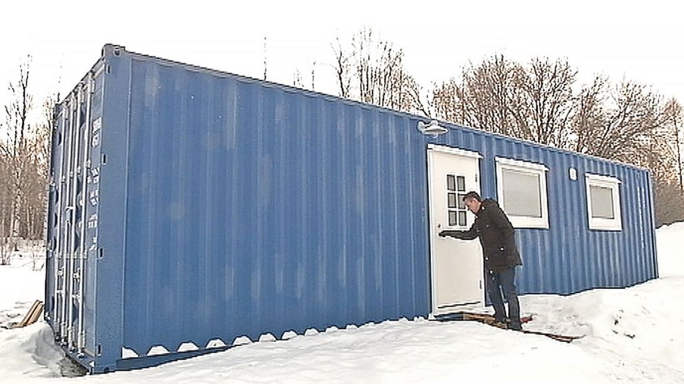 Skrotade containrar blir bostäder