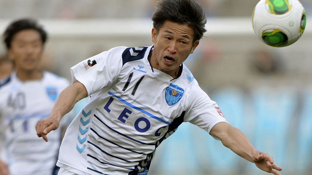 49-årige japanen Kazuyoshi Miura har förlängt sitt kontrakt med FC Yokohama.