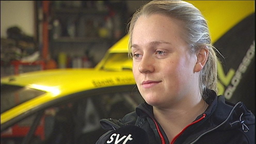 Sandra Hultgren är anmäld köra, men behöver en bil.