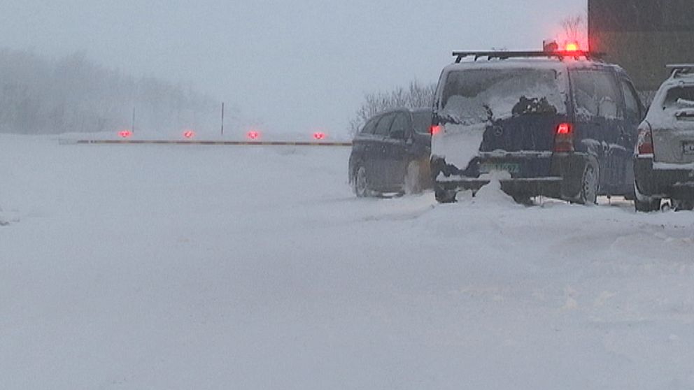 I samband med stormvindar den 19 januari stängdes E10 av i höjd med Björkliden i norra Lapplandsfjällen.