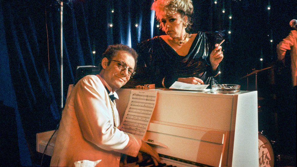 Lars- Erik Berenett och Mona Seilitz i ”Saxofonhallicken” från 1986 i regi av Lars Molin.