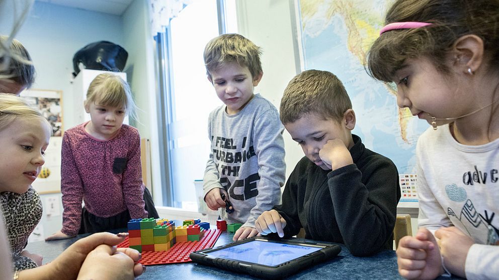 Skolverket vill att små barn lär sig programmering i förskolan.