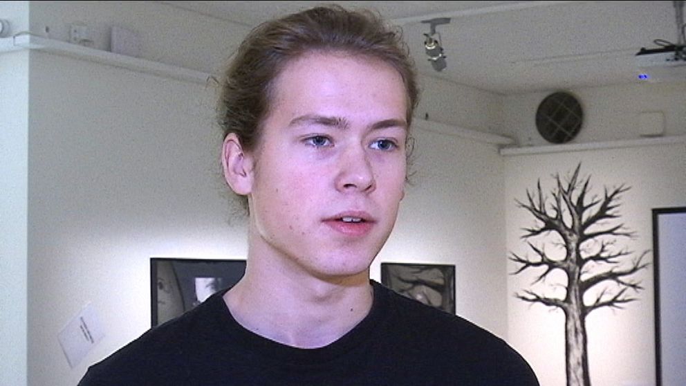 Fabian Zeidlitz, elev vid Grillska gymnasiet, är en av dem som varit med och producerat utställningen Error 404.