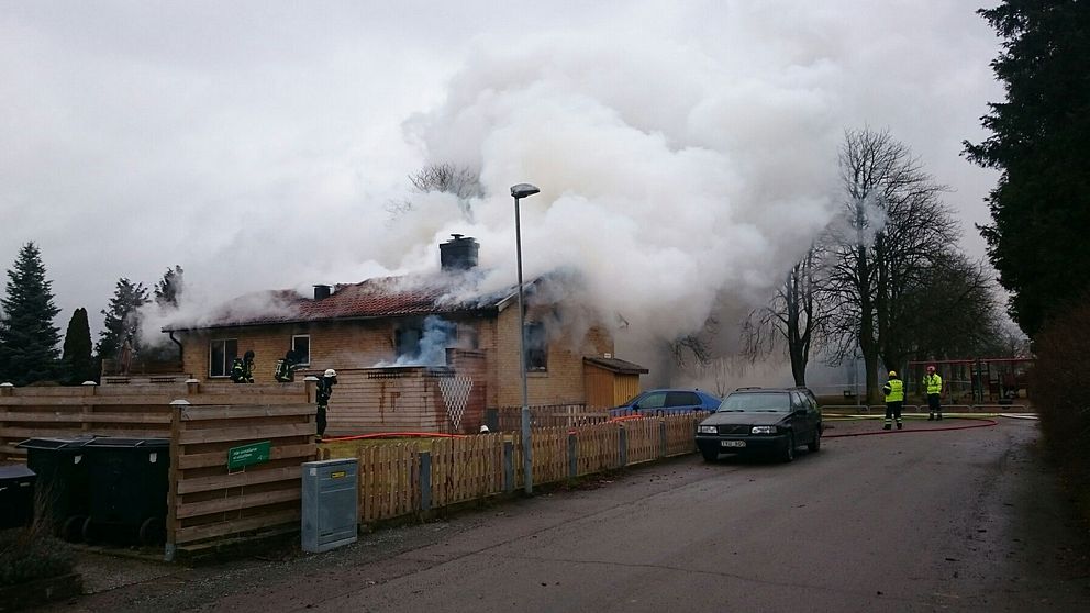 Villa brinner i Hyllinge