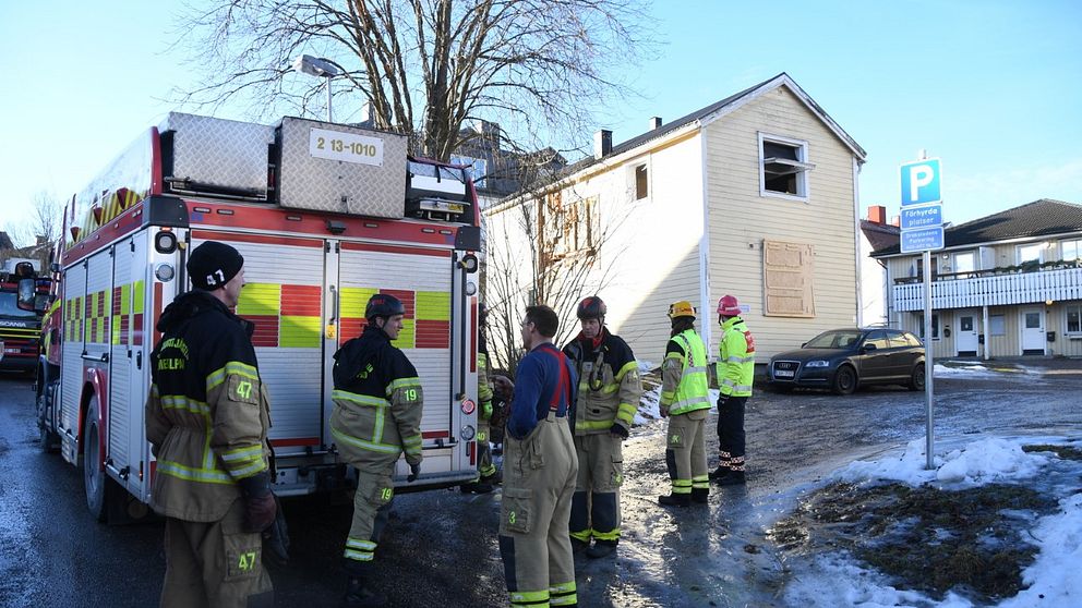 Branden började tidigt imorse i fastigheten på Högbergsgatan