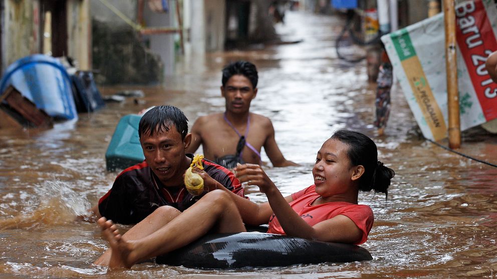 I någon mån översvämmas Jakarta under regnsäsongen varje år. Bild från januari 2014.