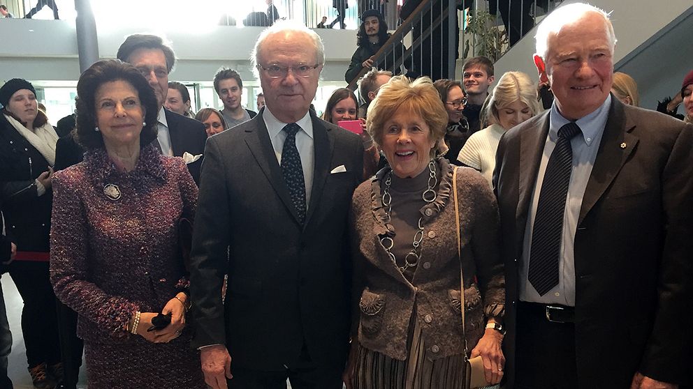 Kungaparet tillsammans med Kanadas generalguvernör David Johnston och hans fru Sharon.