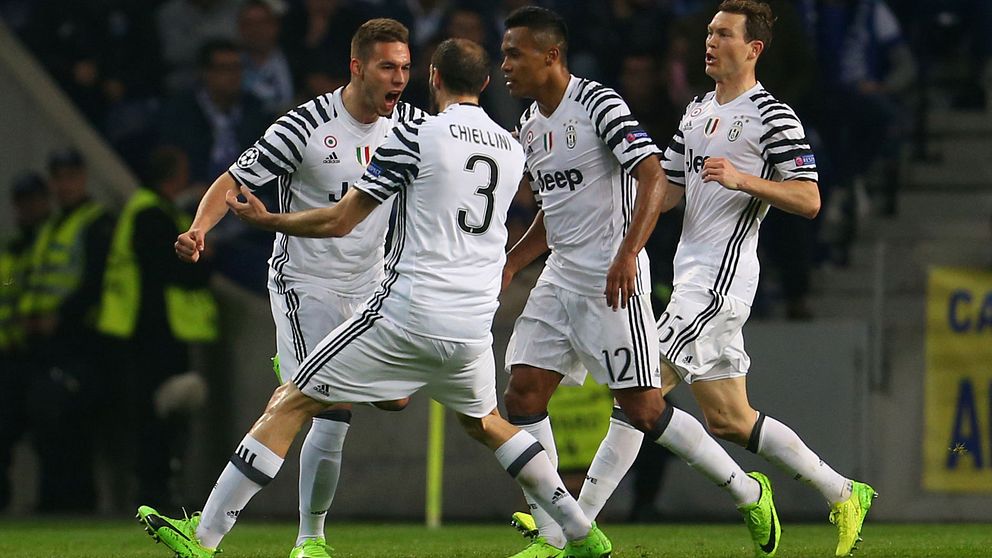 Juventus Marko Pjaca jublar efter hans 1-0 borta mot Porto.