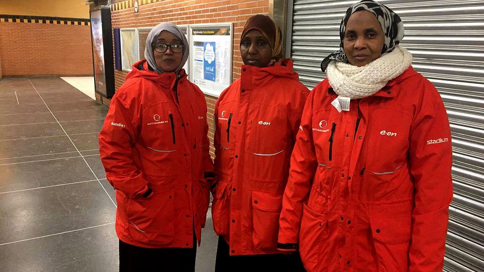 Asha Rooble, Fuaado Mhalin och Ismahan Iman nattvandrar i Rinkeby.