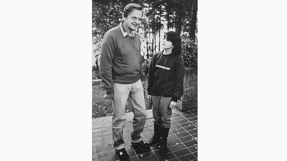 Olof Palme intervjuades av Barnjournalens knattereporter 1983.