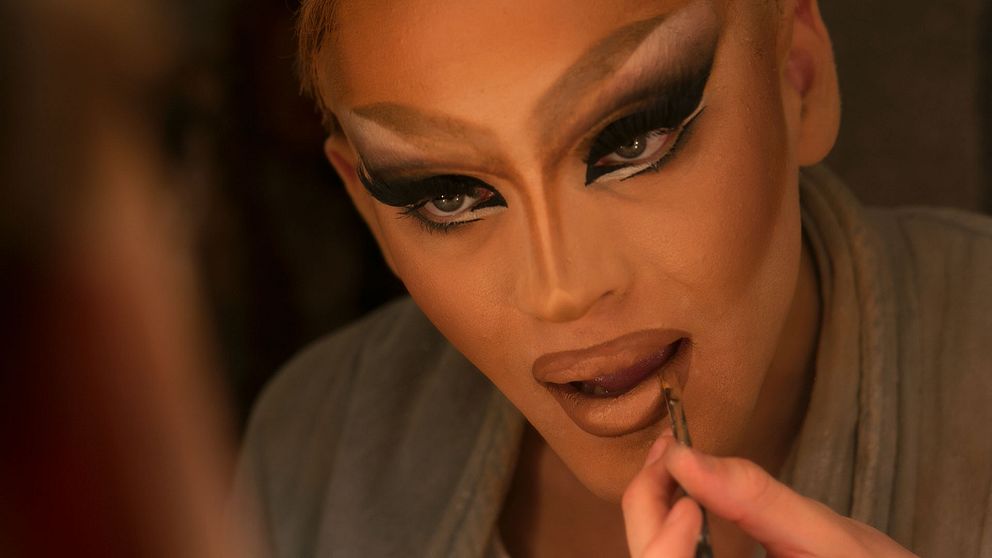 Admira Thunderpussy: ”Dragshow gör narr av det viktiga i det ytliga ...