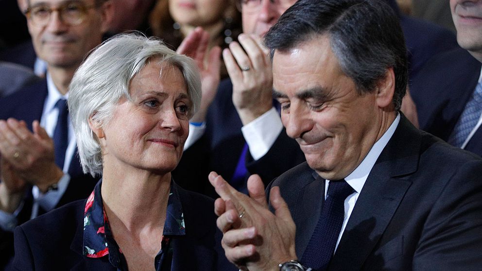 Penelope och François Fillon vid ett valmöte i Paris i januari.