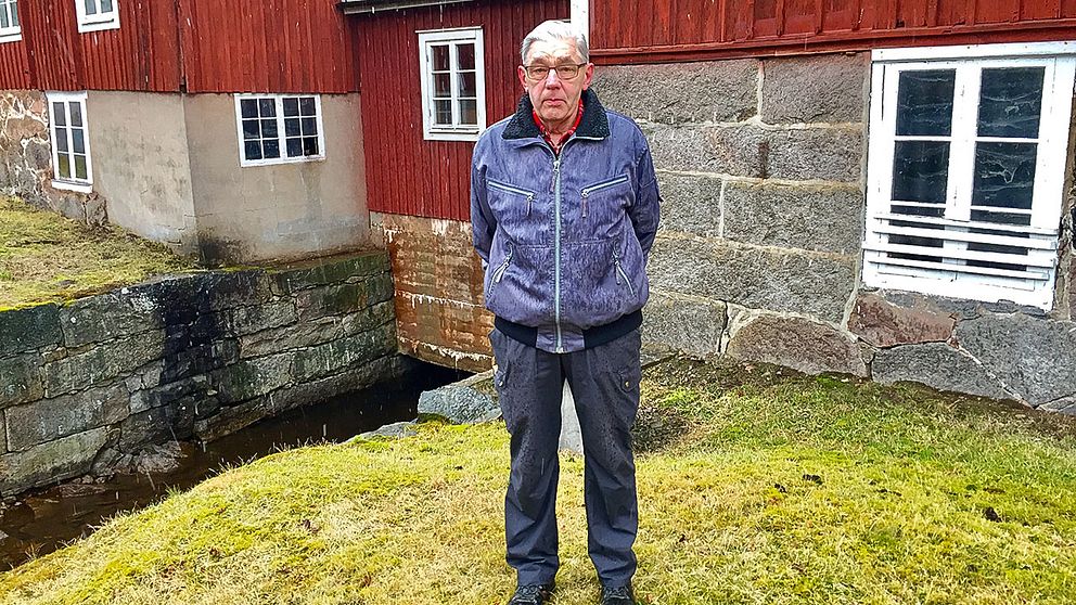 Rune Nilsson i Gäddeviksås tvingades att stänga sitt lilla kraftverk därför att det skulle bli för dyrt att ansöka om ett nytt tillstånd.